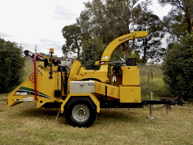 Late Model 2015 Vermeer BC1200XL Commercial 13" Diesel Wood Chipper