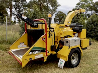 Late Model 2015 Vermeer BC1200XL Commercial 13" Diesel Wood Chipper