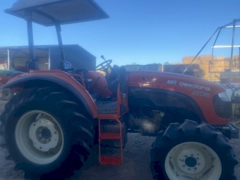 Kioto Danedong dk 751 tractor 700 hrs