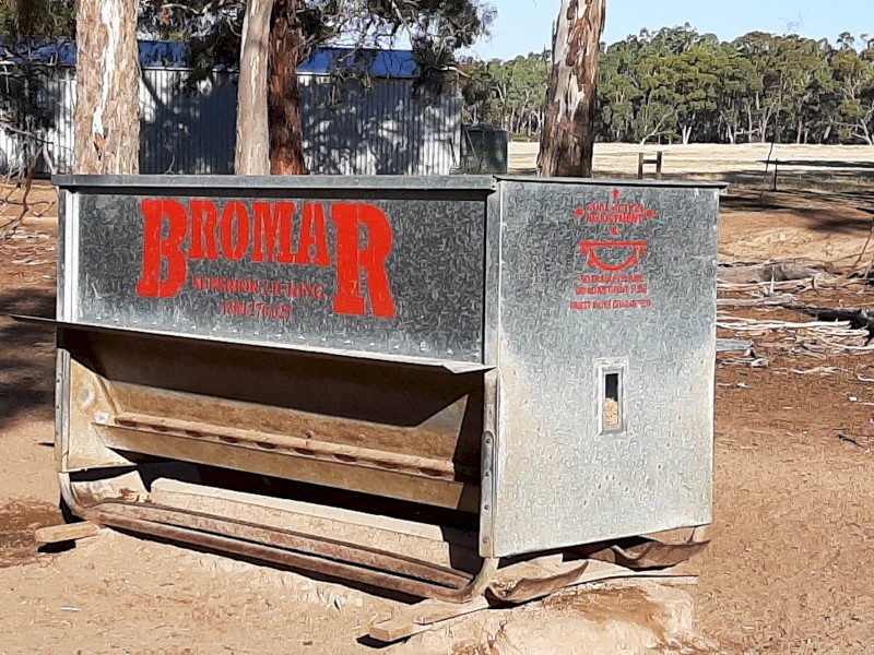 Bromar Lick Feeder 