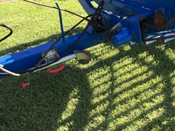 Round Bale Feed Out Machine