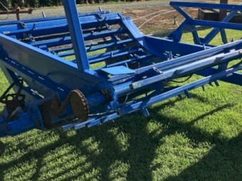 Round Bale Feed Out Machine