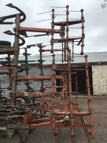 Murray Finger Tyne Harrows