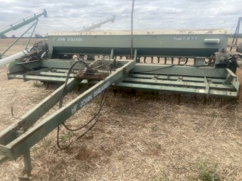 John shearer 27 run trash culti drill combine