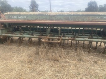 John shearer 27 run trash culti drill combine