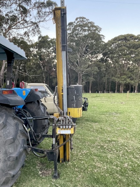 ELGRA HYDRAULIC POST DRIVER