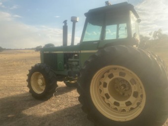 Chamberlain 4490 FWA Tractor