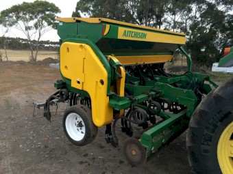 Under Auction - (A201) 2006 Aitchison 8122CT Seeder 