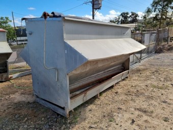 Lienert Sheep Grain Feeder