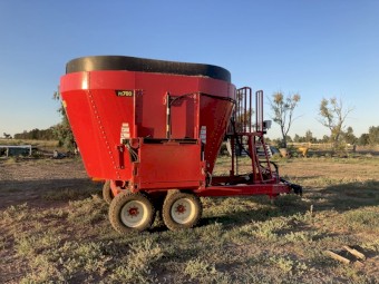 Under Auction - (A210) 2021 NDE FS700 Vertical Mixer Wagon 