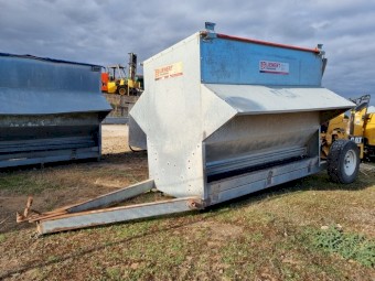 Lienert Trailer Mount Sheep Grain Feeder