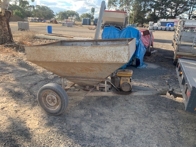 1 tonne Trail Feeder