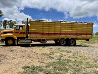 1992 S Line International 3600 body truck