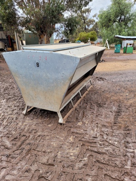 Sheep Feeder