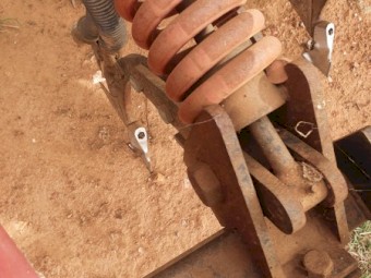 International 511 24 run Combine Allan Johns Under Carriage