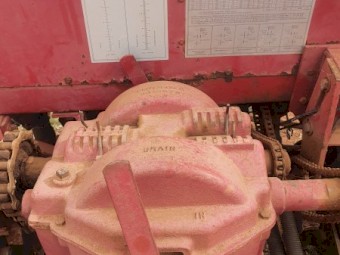 International 511 24 run Combine Allan Johns Under Carriage