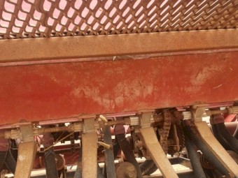 International 511 24 run Combine Allan Johns Under Carriage