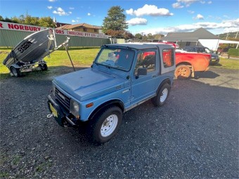 1987 Suzuki Sierra 1.3L 5 speed manual 4X4