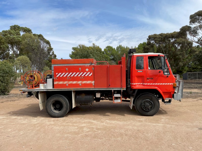 1991 ISUZU FSS 500 4x4 Fire Truck