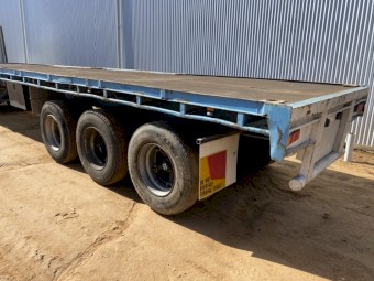 40' Flat Top with Container Pins