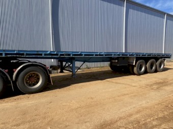 40' Flat Top with Container Pins