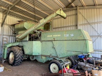 John Deere 530 Combine