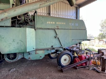 John Deere 530 Combine