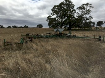 40ft Smale Prickle Chain with PJ Green Small Seed Box