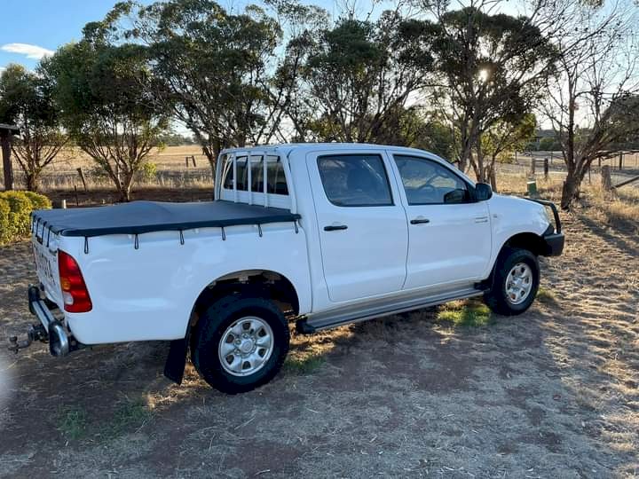 Toyota Hilux SR 4WD 2010