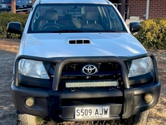 Toyota Hilux SR 4WD 2010