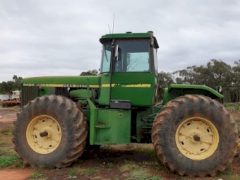 John Deere 8450 Tractor