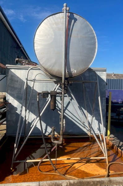 Overhead Diesel Tank Fuel Tank 2200 litres Tank on Stand