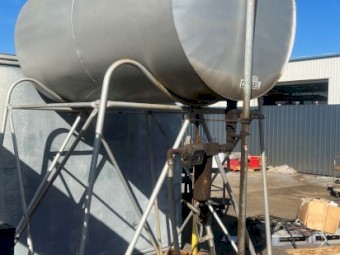 Overhead Diesel Tank Fuel Tank 2200 litres Tank on Stand