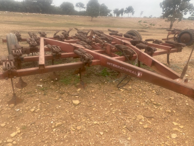 International 2-11 31 Tyne Scarifier