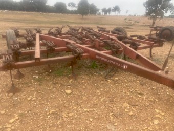 International 2-11 31 Tyne Scarifier