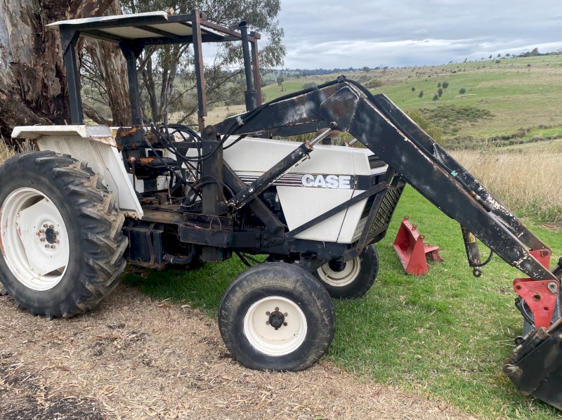 WANTED Older style FEL Bucket for this Tractor