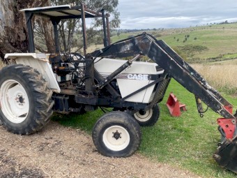 WANTED Older style FEL Bucket for this Tractor