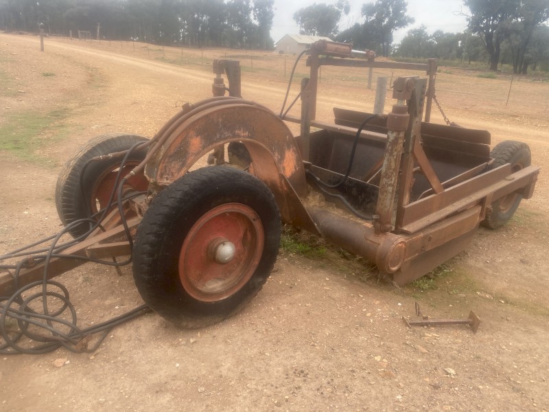 Large 7ft Dirt Scoop