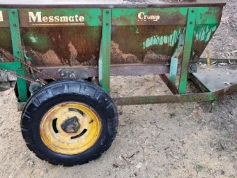 Crump Messmate Fertiliser Spreader