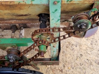 Crump Messmate Fertiliser Spreader