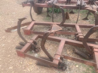 International 211 Scarifier 29 tyne