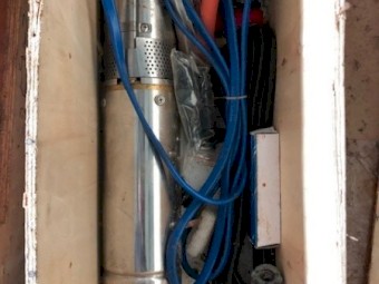 Submersible solar pump  (never been used and still in box)