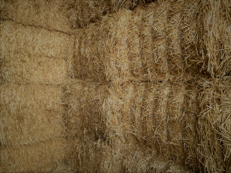 300 x Wheaten Straw 8x4x3