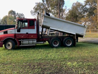 2003 Iveco Powerstar Tip Truck