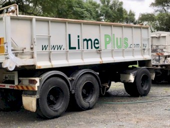 ## Price Reduction ## 13 Cub Metre Smith Custom self unloading/ Roller Mat Dog Trailer