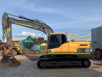 VOLVO EC220DL 13 BUILD 7800 HRS
