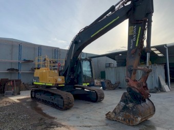 VOLVO EC220DL 13 BUILD 7800 HRS
