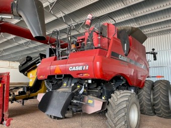 2014 Case 8230 header