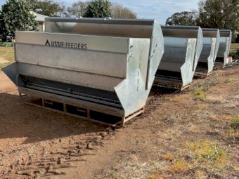 3100L Aussie Feeders