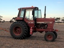 WANTED International 786 Tractor or Larger